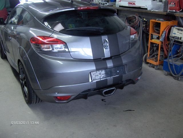 Folierungsarbeiten an Auto